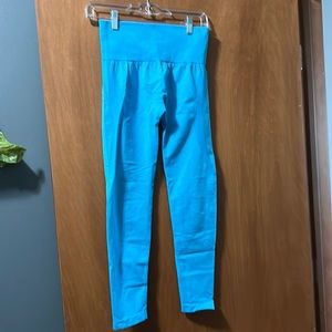 EUC NVGTN Contour Seamless Blue leggings. Size M.